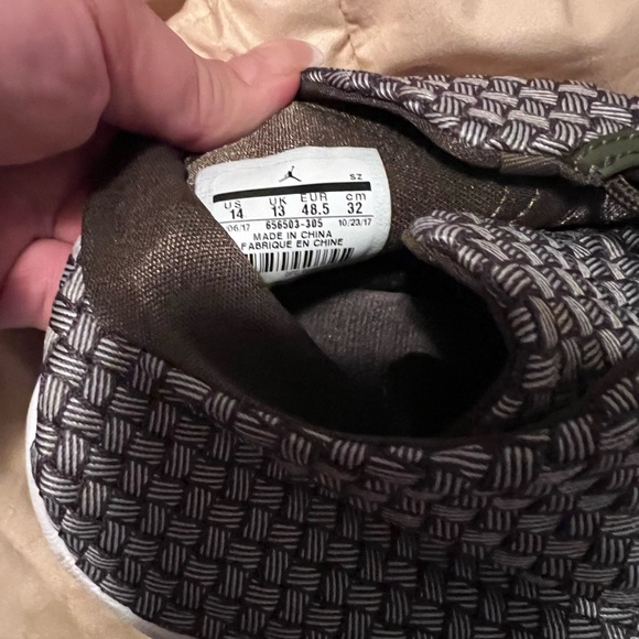 Air Jordon 13 - Picture 3 of 4